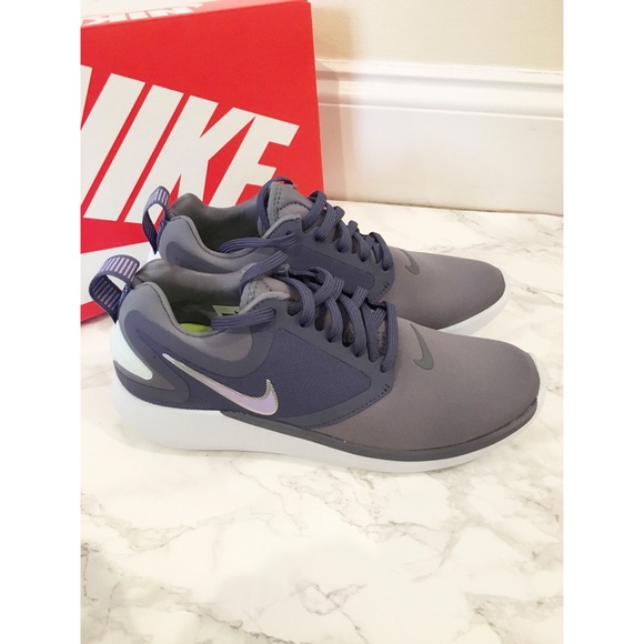 Nike Shoes - NEW Nike lunarsolo size 7.5